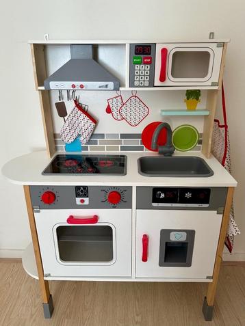 Play Kitchen Junior beschikbaar voor biedingen