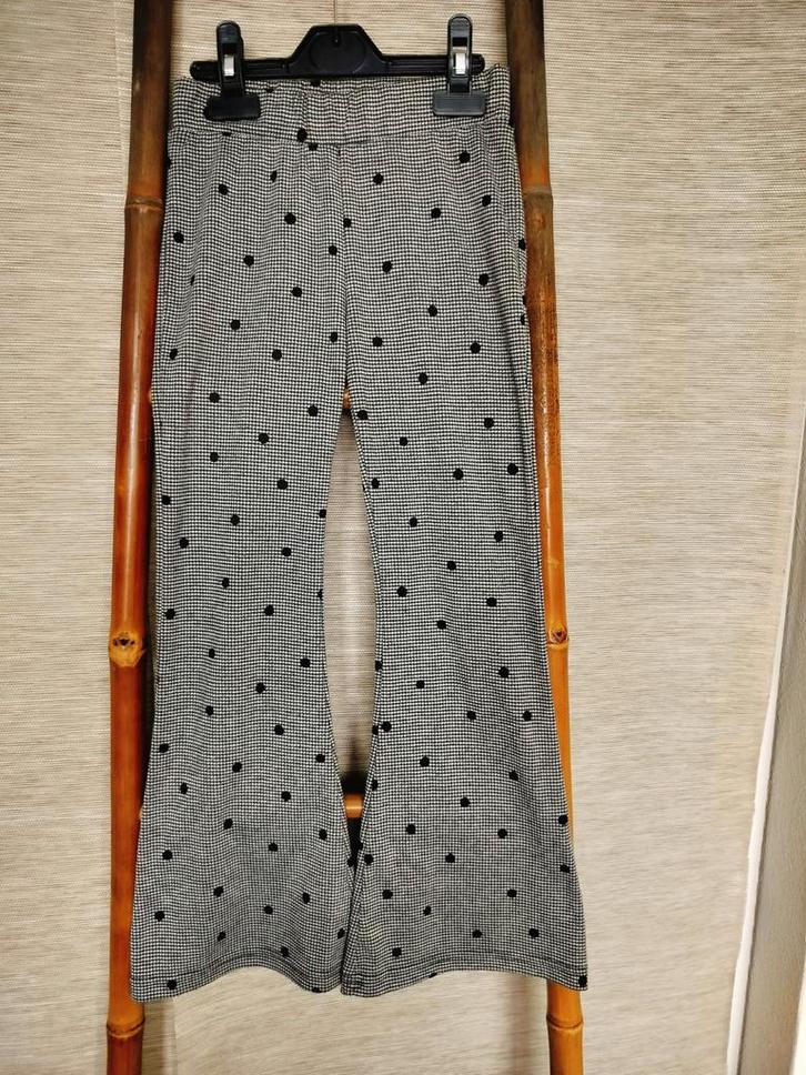 HEMA flared broek maat 122-128, Kinderen en Baby's, Kinderkleding | Maat 122, Zo goed als nieuw, Meisje, Broek, Ophalen of Verzenden