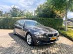BMW 5-Serie 528I Touring 258pk PANO | trekhaak | apk 06-2027, Auto's, BMW, Euro 5, Achterwielaandrijving, 2996 cc, Origineel Nederlands