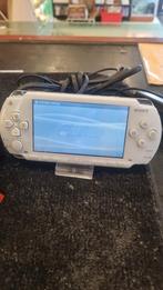 Witte Sony PSP Slim - Inclusief Case!, Spelcomputers en Games, Gebruikt, 1-7-1 Konan, Minato-ku, Tokyo 108-0075, Japan, N/A, Ophalen of Verzenden
