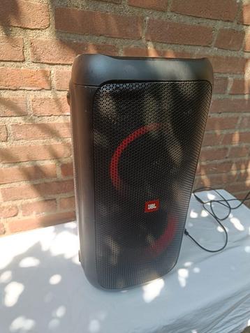 Jbl partybox 100  beschikbaar voor biedingen