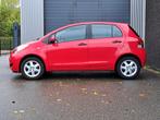 Toyota Yaris 1.0 VVTi Acces Airco|Nap, Auto's, Voorwielaandrijving, Stof, Gebruikt, 750 kg