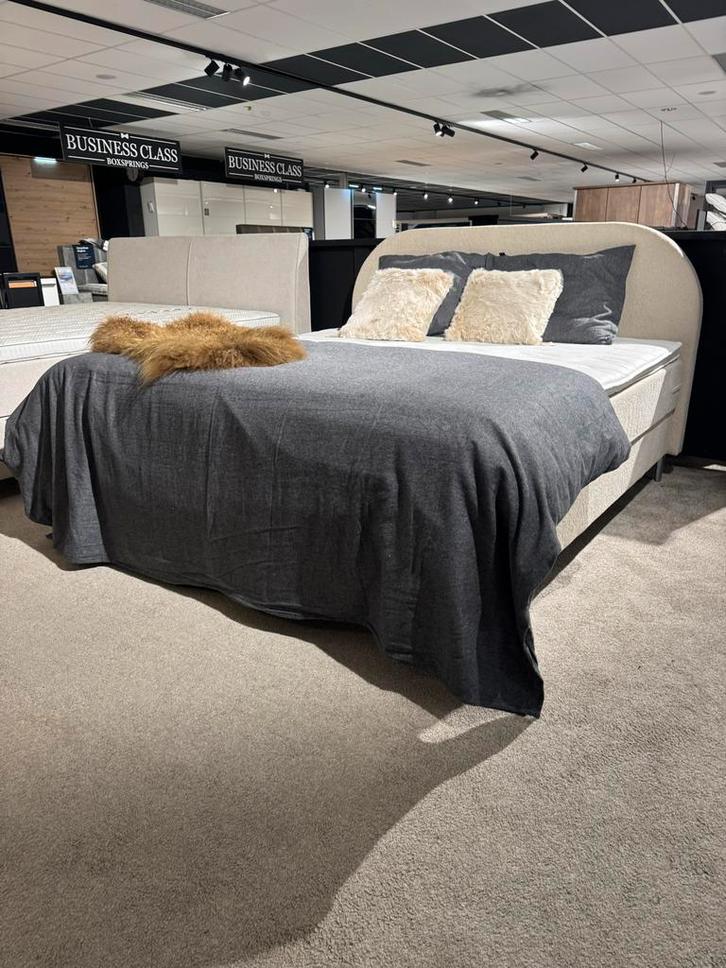 Luxe Boxspring 180x200 cm met Topper - 50% Korting! OP IS OP, Huis en Inrichting, Slaapkamer | Bedden, Nieuw, Tweepersoons, 180 cm
