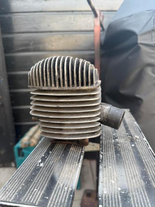 Te koop originele set   cilinder 283 geforceerde koeling., Fietsen en Brommers, Brommeronderdelen | Zundapp, Gebruikt, Cilinder