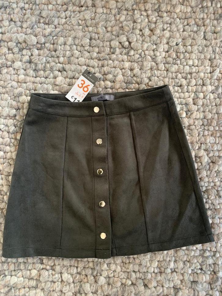 Opruiming ..... suede look rokje maat 36 nog met kaartjes, Kleding | Dames, Rokken, Zo goed als nieuw, Maat 36 (S), Groen, Boven de knie