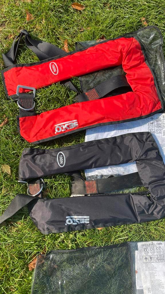 Besto zwemvest, zelfopblazend  (2x), Watersport en Boten, Watersportkleding, Zo goed als nieuw, Reddingsvest of Zwemvest, Dame of Heer