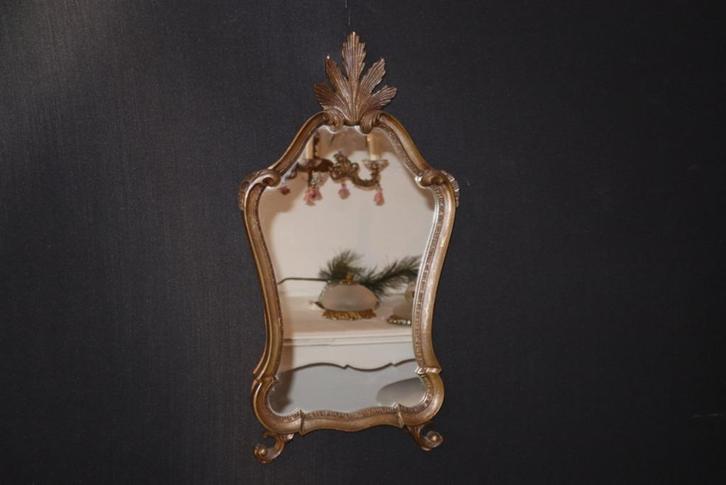Sierlijke spiegel met kuif en houten lijst, Antiek en Kunst, Antiek | Spiegels, Minder dan 50 cm, Minder dan 100 cm, Rechthoekig