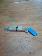 DOM cilinderslot met 2 sleutels nieuw, Doe-het-zelf en Verbouw, Hang- en Sluitwerk, Ophalen of Verzenden, Nieuw, Rvs, Slot