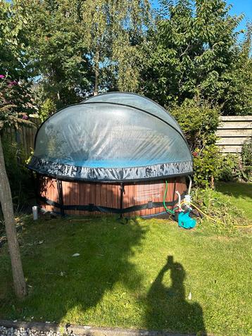 Intex Zwembad met koepel, pomp, filter en tegels beschikbaar voor biedingen