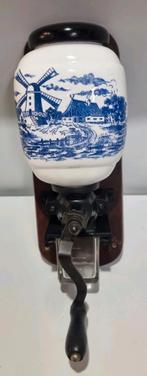 Oude koffiemolen wit met blauw, Ophalen of Verzenden