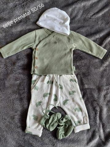 Zeer groot pakket babykleding maat 50/56