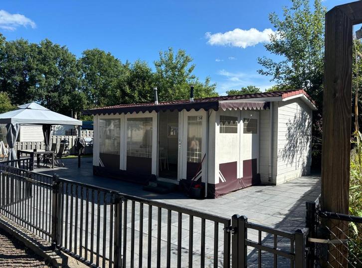 Leuke chalet te koop, camping heische tip, Caravans en Kamperen, Stacaravans, tot en met 4, Ophalen