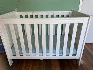 Complete babykamer beschikbaar voor biedingen