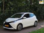 Toyota Aygo 1.0 VVT-i x-play *2e Eig *carplay *Camera *Cruis, Auto's, Voorwielaandrijving, Stof, Gebruikt, 4 stoelen