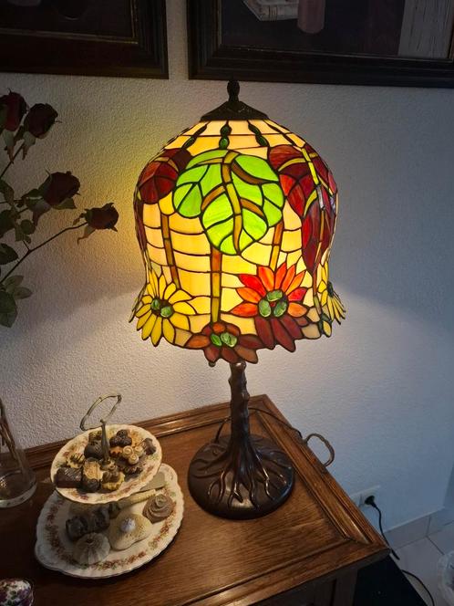 Unieke grote Tiffany stijl Tafellamp, Huis en Inrichting, Lampen | Wandlampen, Nieuw, Metaal, Ophalen of Verzenden
