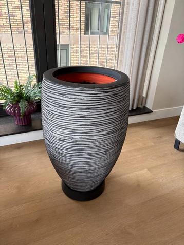 CAPI Vaas / Plantenbak elegant deluxe Rib NL beschikbaar voor biedingen