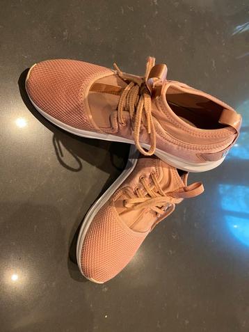 Puma gym schoenen beschikbaar voor biedingen