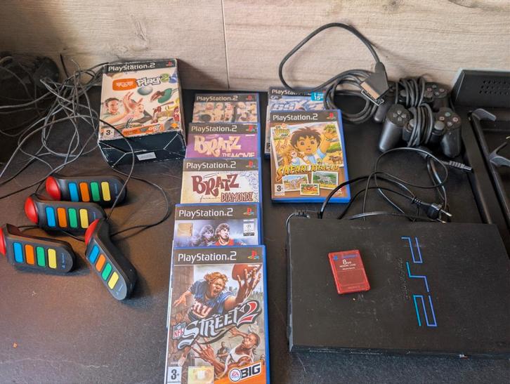 PlayStation 2 Zwart + 8  Games & 2 Controllers, Spelcomputers en Games, Spelcomputers | Sony PlayStation 2, Gebruikt, Phat, Zwart