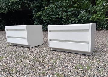 2x Retro Nachtkastjes Moser, RAL-9010 beschikbaar voor biedingen