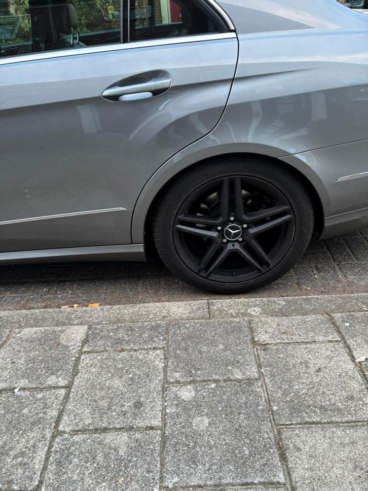 18 inch velgen met winterbanden en 16 van Tiguan, Auto-onderdelen, Banden en Velgen, Velg(en), Winterbanden, 18 inch, 245 mm, Ophalen of Verzenden