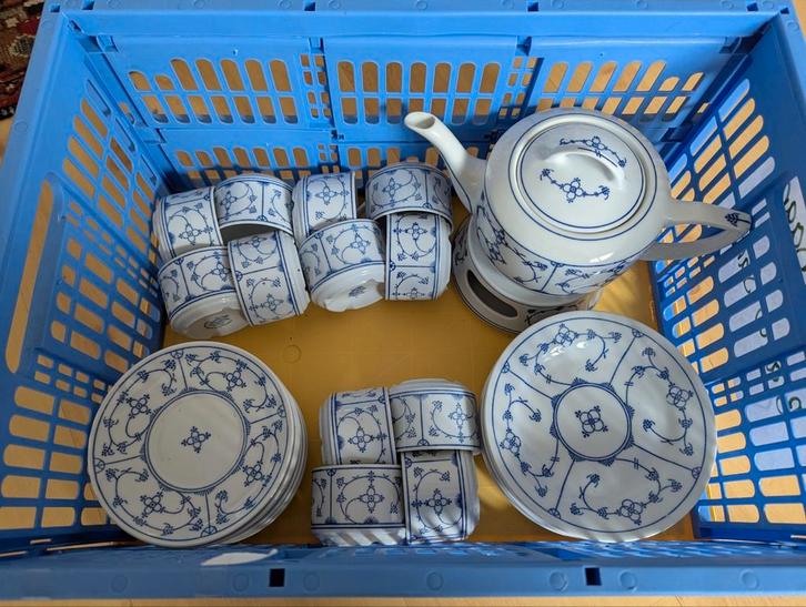 Blau Saks, Huis en Inrichting, Keuken | Servies, Zo goed als nieuw, Kop(pen) en/of Schotel(s), Overige stijlen, Porselein, Ophalen