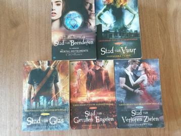 The Mortal Instruments
Nederlandstalig
5 boeken beschikbaar voor biedingen