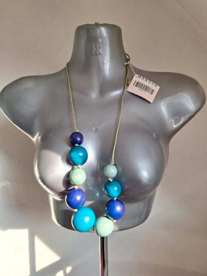 Manouk - ketting met houten bollen, Sieraden, Tassen en Uiterlijk, Kettingen, Nieuw, Overige materialen, Blauw, Met hanger, Verstelbaar