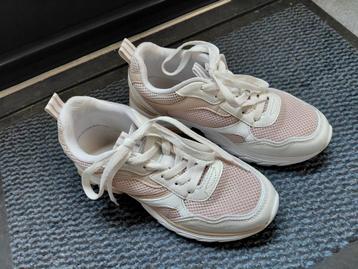 Gymschoenen meisje 38 beschikbaar voor biedingen