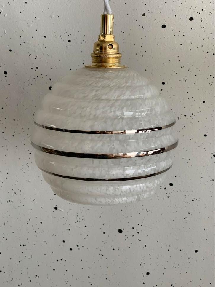 Vintage Clichy Glazen Hanglamp licht beschadigd, Huis en Inrichting, Lampen | Hanglampen, Gebruikt, Minder dan 50 cm, Glas, Ophalen