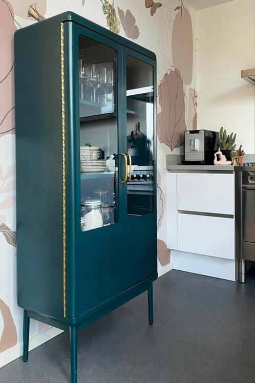 Made kast, Huis en Inrichting, Kasten | Vitrinekasten, Zo goed als nieuw, 25 tot 50 cm, Ophalen