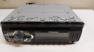 Pioneer auto radio beschikbaar voor biedingen