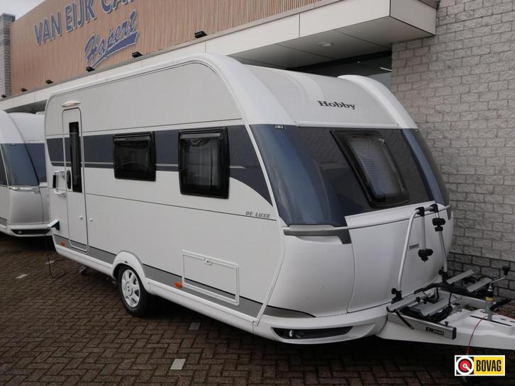 Hobby De Luxe 440 SF Incl. mover en fietsenrek, Caravans en Kamperen, Caravans, Bedrijf, tot en met 3, 1000 - 1250 kg, Treinzit
