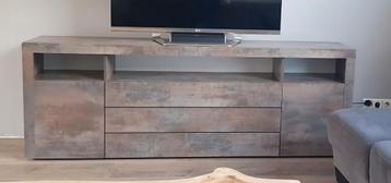 Dressoir/tv meubel beschikbaar voor biedingen