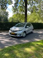 Toyota Yaris 1.0 12V Vvt-i aspiration 2012 Grijs, 750 kg, Metallic lak, Origineel Nederlands, Bedrijf