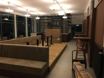 Luxe podiumdelen met eiken visgraatvloer (4 stuks) beschikbaar voor biedingen