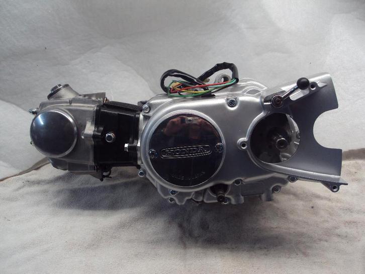 Honda CD50 gereviseerd motorblok, Fietsen en Brommers, Brommeronderdelen | Algemeen, Zo goed als nieuw, Blok, Ophalen