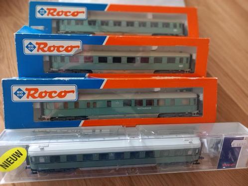 roco stam turquoise 1100 en 4 maal plan D rijtuigen, Hobby en Vrije tijd, Modeltreinen | H0, Zo goed als nieuw, Wagon, Gelijkstroom