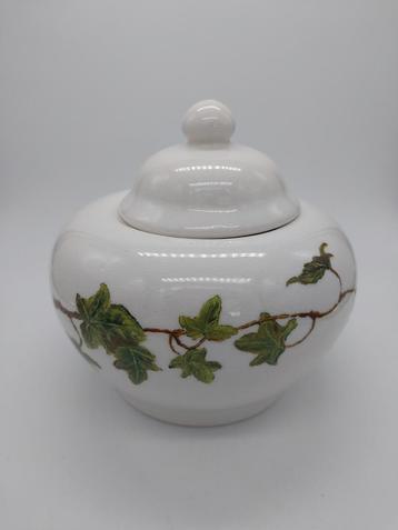 Vintage keramieken dekselpot met motief van klimop  beschikbaar voor biedingen