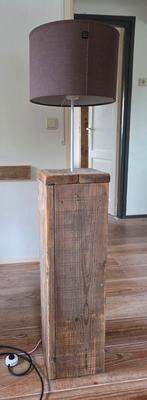 Houten vloerlamp met bruine kap, Ophalen, Hout, 100 tot 150 cm, Zo goed als nieuw