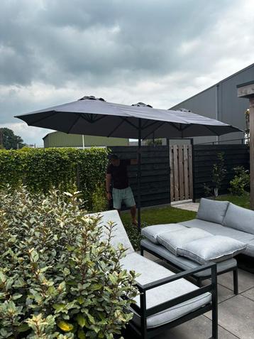 Parasol beschikbaar voor biedingen