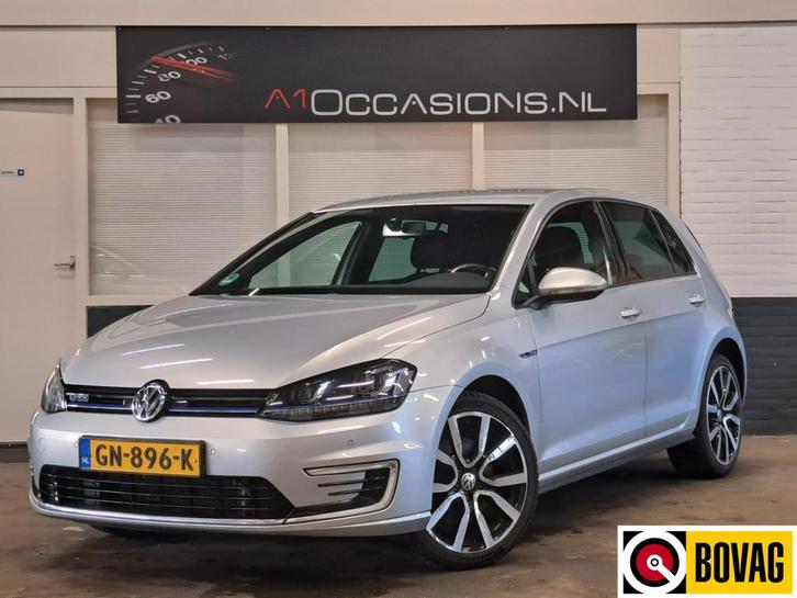 Volkswagen Golf 1.4 TSI GTE + NAVI (bj 2015, automaat), Auto's, Volkswagen, Bedrijf, Te koop, Golf, ABS, Airbags, Airconditioning