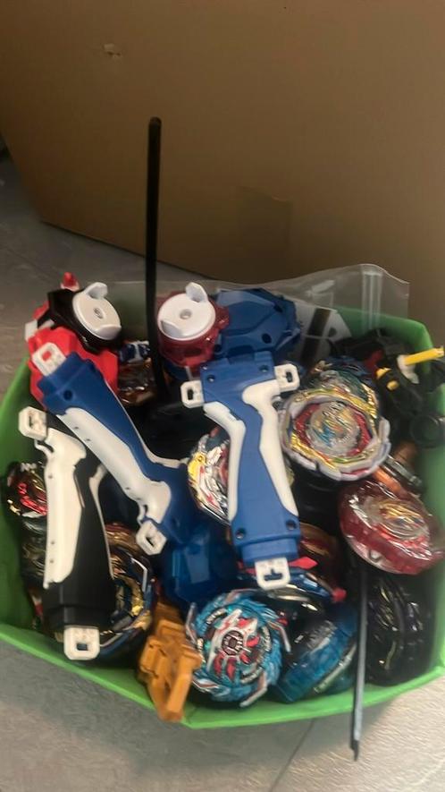 Hele bak beyblades launchers orgineel, Kinderen en Baby's, Speelgoed | Buiten | Actiespeelgoed, Zo goed als nieuw, Ophalen of Verzenden
