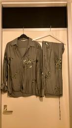 Broekpak Zara 36, Kleding | Dames, Ophalen of Verzenden, Zo goed als nieuw, Groen, Blouse of Tuniek