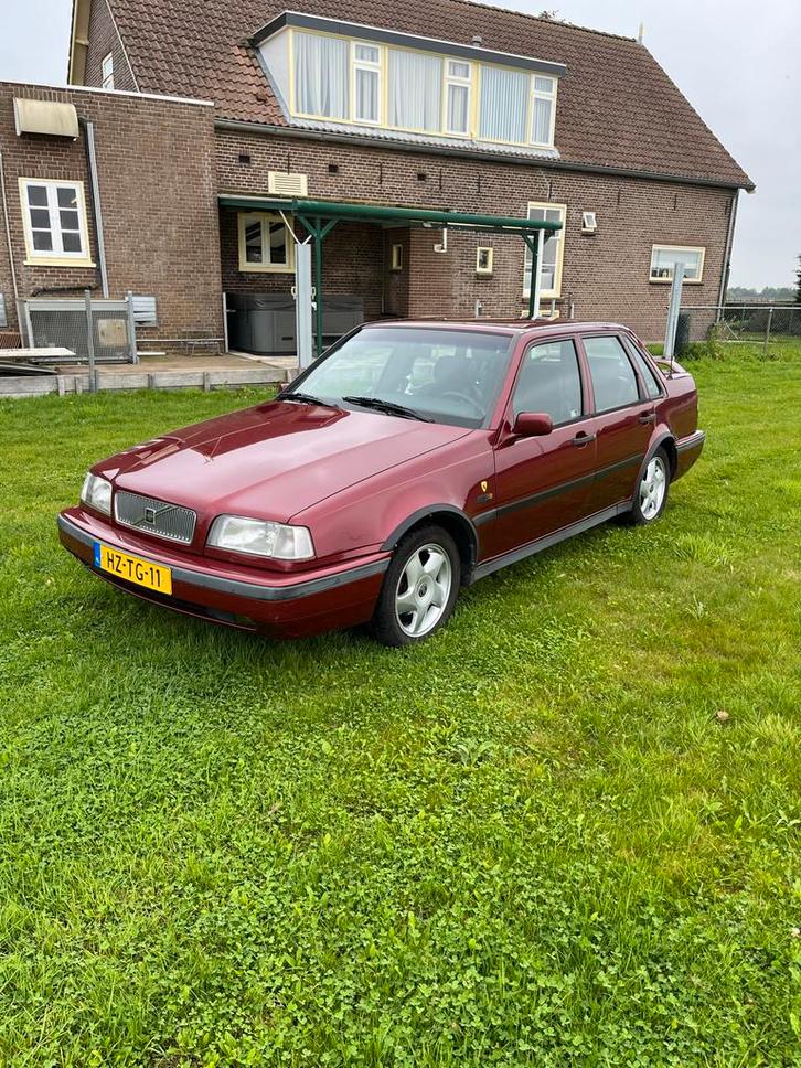 Volvo 460 1.8i 1994 Rood, Auto's, Volvo, Particulier, Airbags, Lichtmetalen velgen, Mistlampen, Radio, USB, Benzine, Sedan, Handgeschakeld