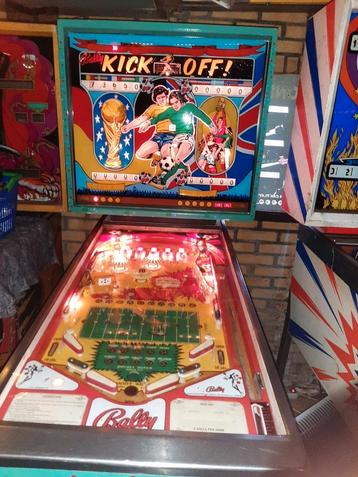 Flipperkast bally kick off  beschikbaar voor biedingen