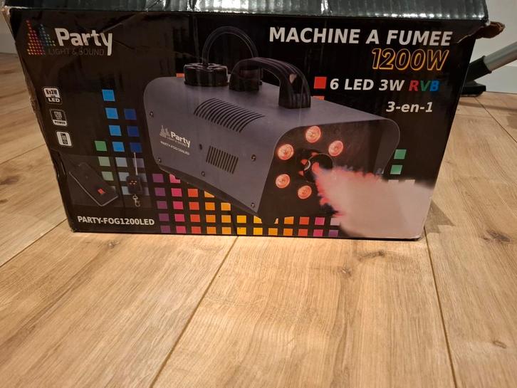 Rookmachine met Afstandsbediening, Muziek en Instrumenten, Licht en Laser, Zo goed als nieuw, Rookmachine, Geluidgestuurd, Kleur