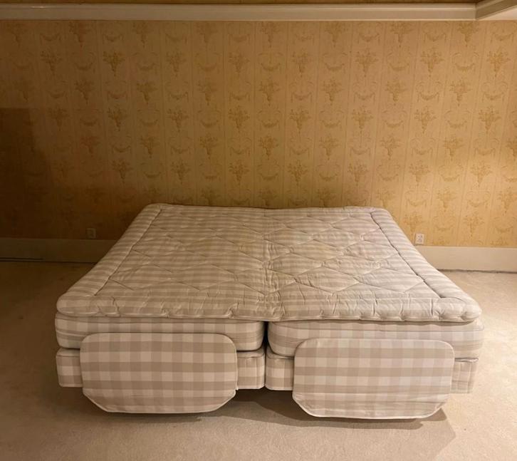 Hästens éénpersoons elektrische boxspring Citation 105x210cm, Huis en Inrichting, Slaapkamer | Boxsprings, Gebruikt, 100 cm, 210 cm