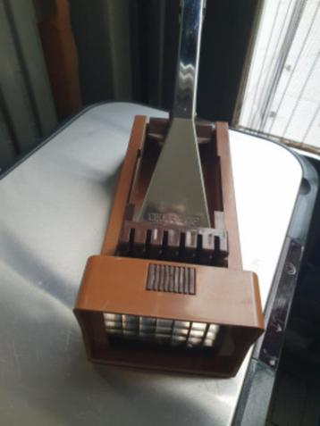 Zeer nette bruine vintage brabantia maitre frietsnijder... beschikbaar voor biedingen