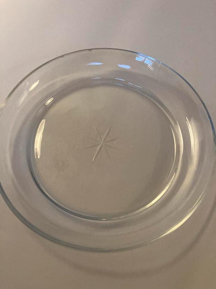 Glazen schaal met ster motief, Huis en Inrichting, Keuken | Servies, Gebruikt, Schaal of Schalen, Effen, Glas, Ophalen