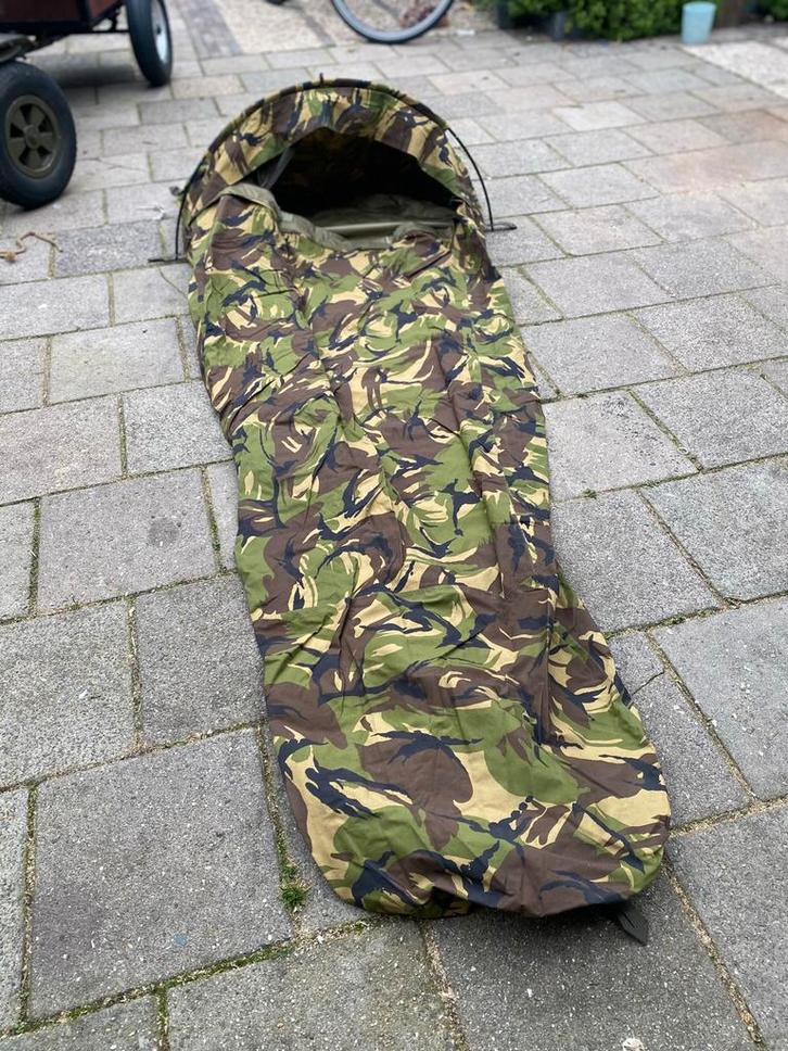 Defensie Bivakzak Maat L - Zo Goed Als Nieuw, Verzamelen, Militaria | Algemeen, Landmacht, Kleding of Schoenen, Nederland, Ophalen of Verzenden